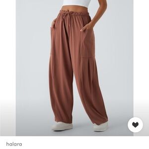 Halara Women's Wide-Leg Mid Rise Elastic
Drawstring Side Pocket Flowy Pants